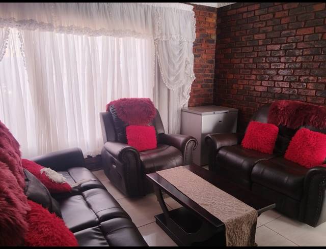3 BEDROOM HOUSE FOR SALE IN SEBOKENG ZONE 10
